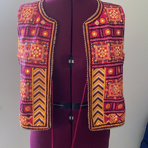 Beautiful vest - Picture 5 of 7